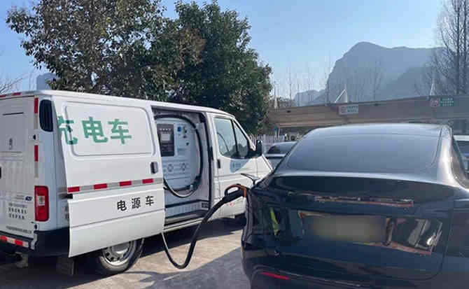 武山汽车搭电